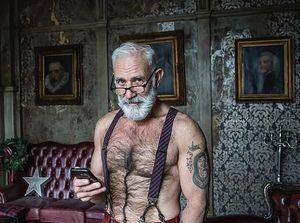 Foto: Saat Sinterklas Bertransformasi Menjadi Kakek Hipster Tampan