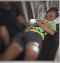 Adik Vicky Prasetyo mengalami pengeroyokan.