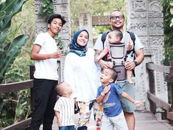 Serunya Cerita Enno Lerian Saat Traveling Bareng Anak-anak