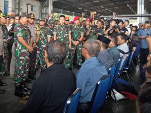 Panglima TNI Serahkan Jenazah Korban KKB ke Keluarga