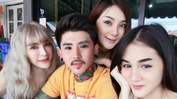 Potret Kemesraan Pasangan Viral yang Suaminya Punya Istri Empat