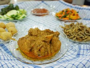 Bedulang, Tradisi Makan Khas Belitung untuk Kebersamaan