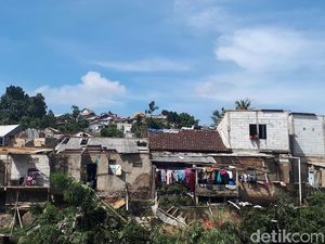 Warga Cerita Ngerinya Puting Beliung Bogor: Seperti Kiamat!