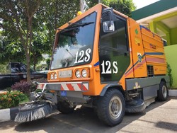 Jadi Pengemudi Road Sweeper Tak Cukup Modal SIM