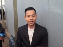 Banyak Saingan, Ernest Prakasa Harap Milly & Mamet Tembus 2 Juta Penonton