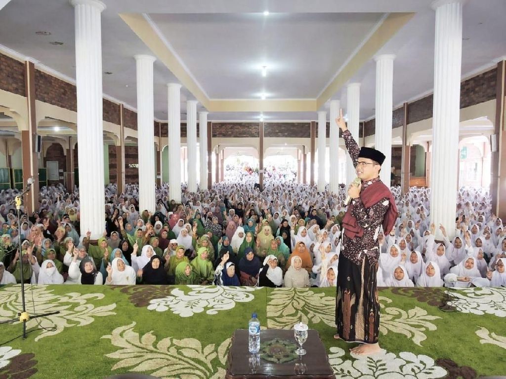 Maman Imanulhaq: Jangan Ragukan Komitmen Keislaman Jokowi