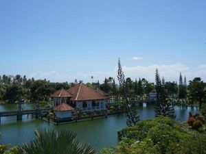 Potret Taman Istana Paling Indah di Indonesia