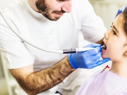 Cara Aman Atasi Sakit Gigi untuk Semua Anggota Keluarga