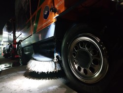 Sekali Patroli, Truk Penyapu Jalan Tenggak 45 Liter Solar