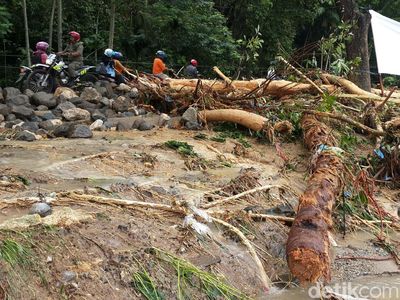 Banjir dan Tanah Longsor Terjang Pacitan
