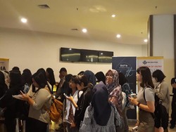 Penonton Day6 dari Luar Kota Rela Datang Sejak Pagi Penonton Day6 dari Luar Kota Rela Datang Sejak Pagi