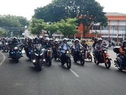 Motoran Ala Dilan, Menhub Kampanye Safety Riding Bareng Artis
