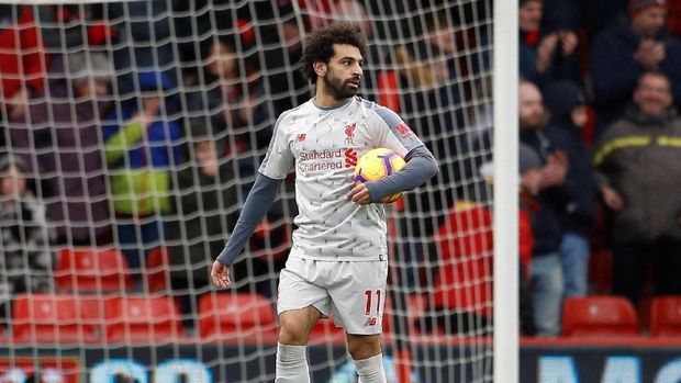 Mohamed Salah kini berdiri di puncak daftar topskorer Premier League bersama Aubameyang