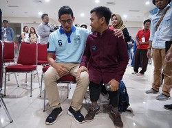 Penyandang Disabilitas Curhat Lapangan Pekerjaan ke Sandi