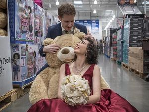 Viral, Pasangan Ini Menikah di Supermarket Bertema Harry Potter