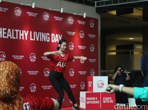 Foto: Serunya Zumba bareng Laila Munaf
