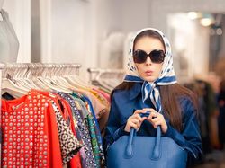 Wanita Hamil 9 Bulan dan Suaminya Ditangkap Karena Mencuri HP