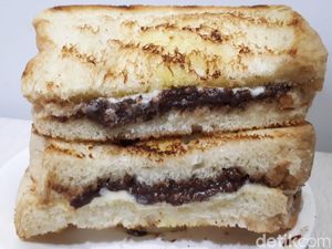 Yuk, Ngemil Roti Bakar Cokelat dan Pooki Cokelat Keju!
