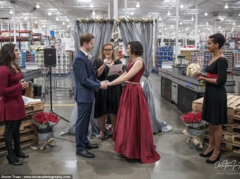 Viral, Pasangan Ini Menikah di Supermarket Bertema Harry Potter