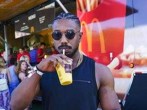 Sukses Bintangi Creed Michael B Jordan Juga Doyan Makan Chicken Wings