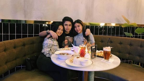 Ini Momen Romantis Aisyah Aqilah Saat Makan Bareng Athalla Naufal