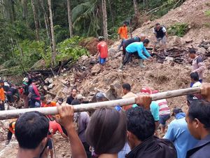 Banjir dan Tanah Longsor Terjang Pacitan, 4 Warga Hilang