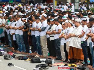 Potret Massa Aksi 812 di Malaysia Potret Massa Aksi 812 di Malaysia