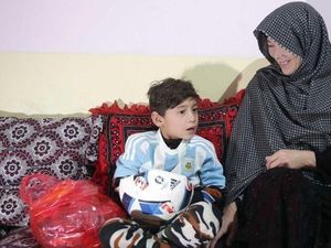 Bocah Afghanistan Penggemar Messi Terancam Mengungsi dari Rumahnya