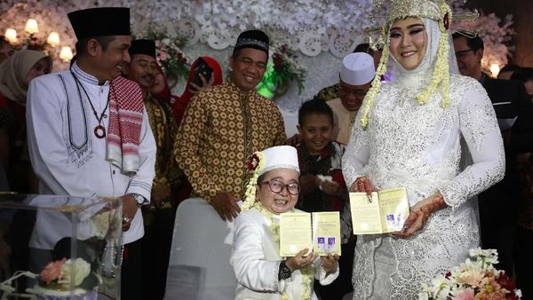 Daus Mini Grogi hingga Nangis Menikah Ketiga Kalinya