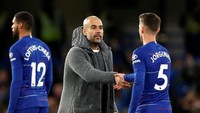 Josep Guardiola pun menelan kekakahan ketiga saat berlaga dengan Chelsea di Stamford Bridge. Foto: John Sibley/Reuters