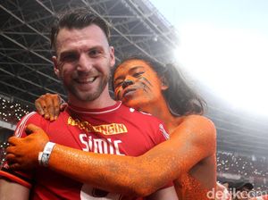 Pecah! Selebrasi Persija Juara Liga 1 Pecah! Selebrasi Persija Juara Liga 1