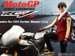 Pernah Diserempet Bus, Poppy Sovia Nggak Kapok Main Motor