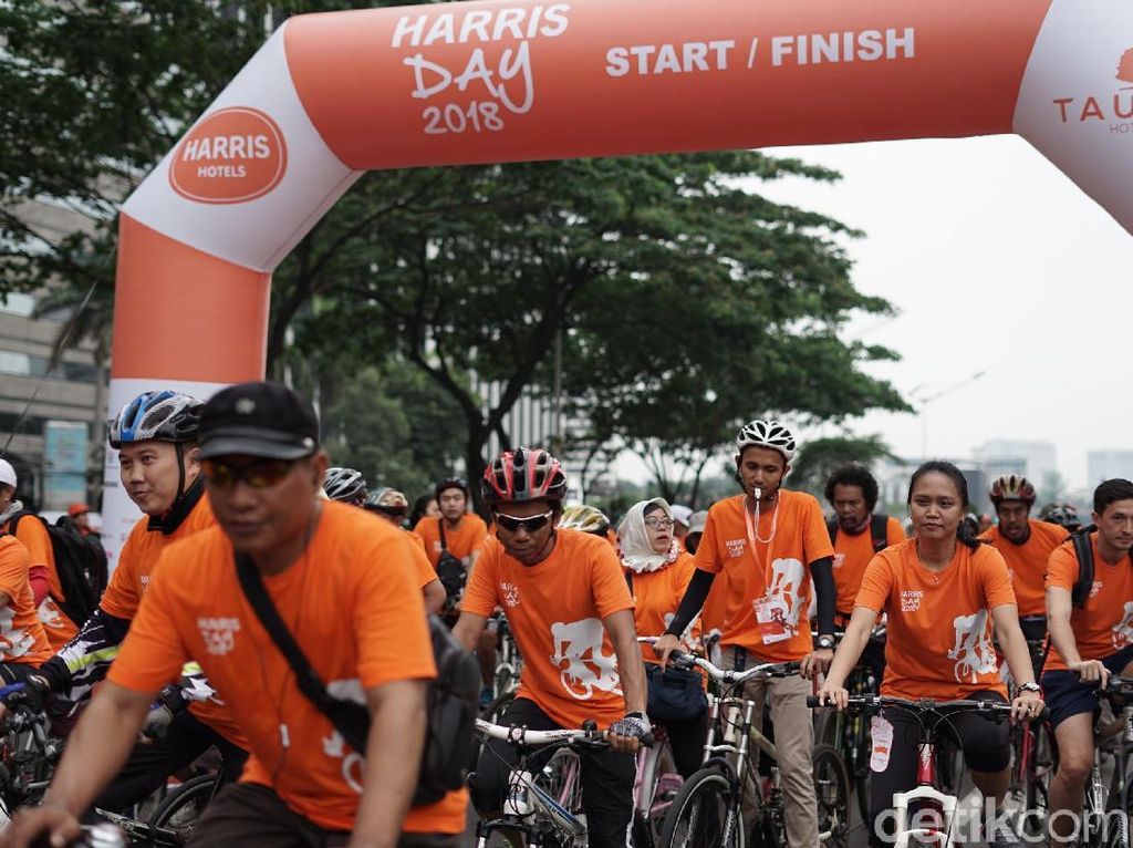6.000 Pesepeda Meriahkan Harris Day Fun Bike di 6 Kota 6.000 Pesepeda Meriahkan Harris Day Fun Bike di 6 Kota