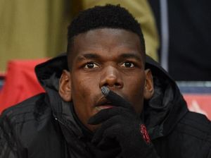 Tentang Senyum Pogba Usai Mourinho Dipecat MU