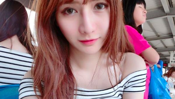 Potret Liu, Model Menawan yang Suka Jual Ikan di Pasar