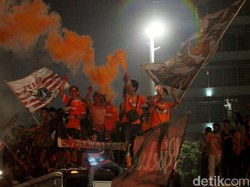 The Jakmania Setuju PNS Pakai Kostum Persija