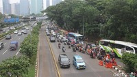 Sebelumnya, Polda Metro Jaya mengatakan sebanyak 7.000 polisi akan dikerahkan untuk mengamankan laga pertandingan ini.