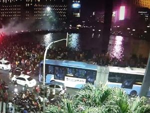 Jakmania Berpesta di Bundaran HI, Arus Lalin Macet Parah