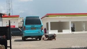 Potret Akal-akalan Mobil Angkot yang Dimodif untuk Tenggak BBM