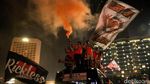 Rayakan Kemenangan, The Jakmania Nyebur ke Kolam Bundaran HI