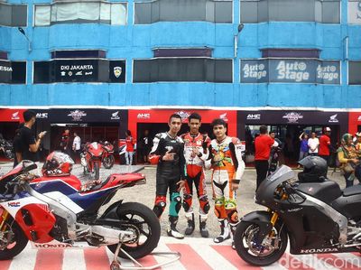 Si Entong dan Pebalap Honda Ngebut Pakai Motor Marquez