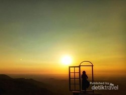 Senja di Bukit Dahromo dan Lintang Sewu
