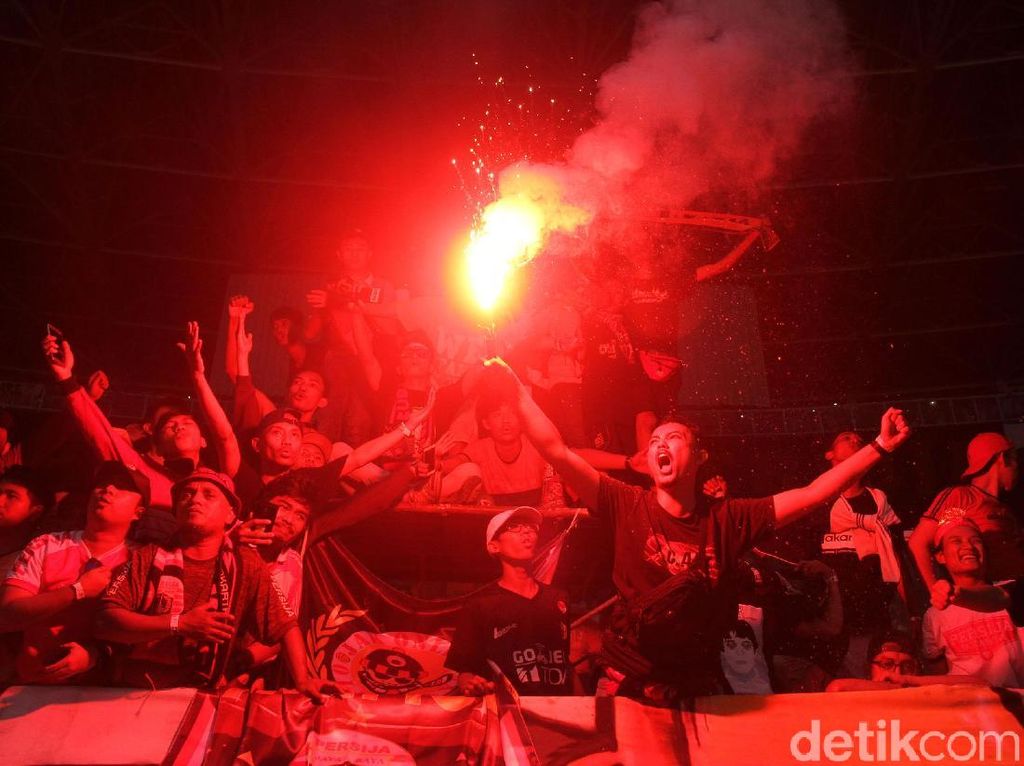 10 Pertandingan Liga 1 2018 dengan Penonton Terbanyak 10 Pertandingan Liga 1 2018 dengan Penonton Terbanyak