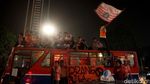 Rayakan Kemenangan, The Jakmania Nyebur ke Kolam Bundaran HI