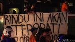Rayakan Kemenangan, The Jakmania Nyebur ke Kolam Bundaran HI