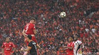 Sundulan Simic yang membawa Persija unggul 2-0. Gol ini kembali mendapatkan protes dari para pemain Mitra Kukar, karena Ramdani Lestaluhu dinilai menghalangi Yoo Jaehoon untuk menangkap bola.