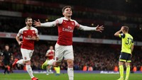 Lucas Torreira menjadi penentu kemenangan Arsenal atas Huddersfield Town. Dia pantas masuk ke dalam daftar. (Foto: Peter Cziborra/Reuters)