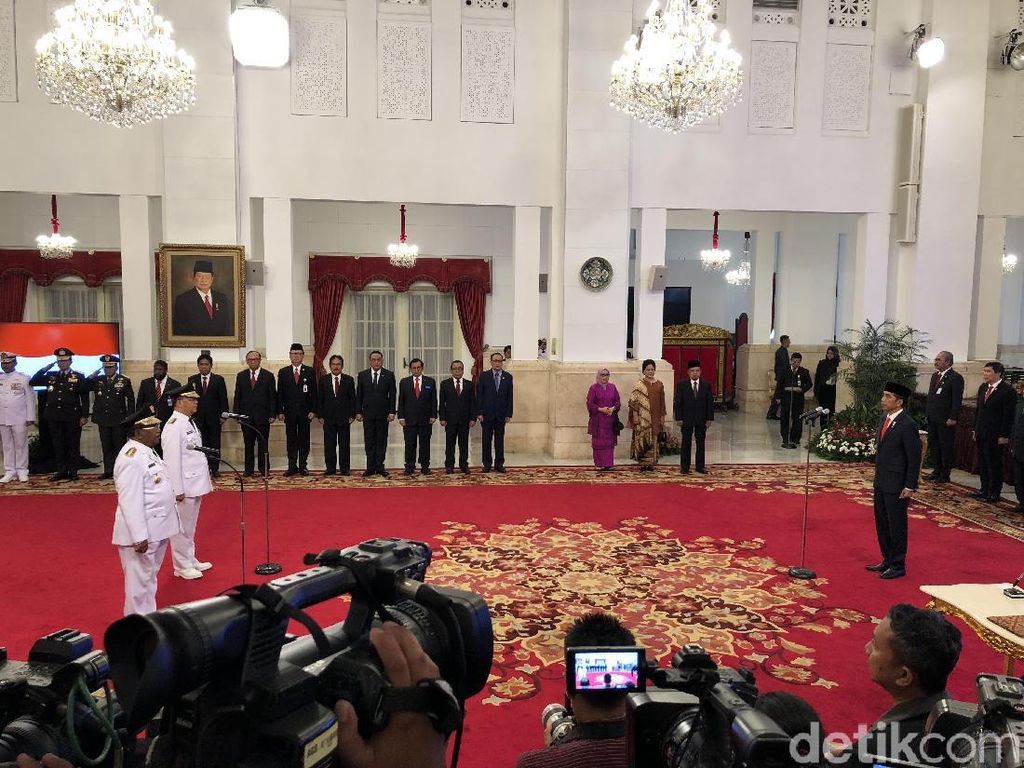 Plt Gubernur Riau dan Bengkulu Resmi Dilantik Jokowi Plt Gubernur Riau dan Bengkulu Resmi Dilantik Jokowi