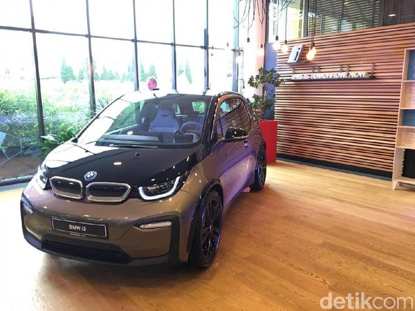 Deretan Mobil Listrik Warna-warni di COP24