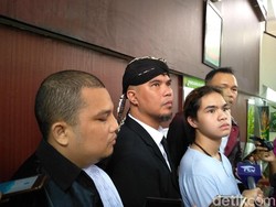 Didampingi Dul, Ahmad Dhani Hadiri Sidang Pleidoi